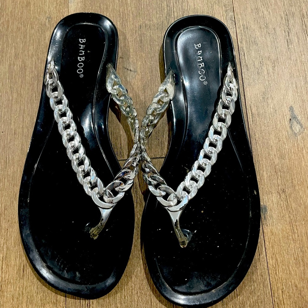 Bamboo size 8 sandals in great condition